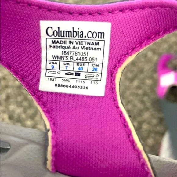 Size 9 women’s Columbia sandals nwot - Picture 2 of 3